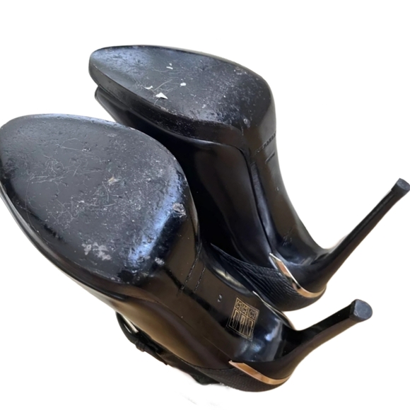 Burberry Black Leather Gold Buckle Open Toe High Heel Boots Booties Size 7.5 - Picture 6 of 8